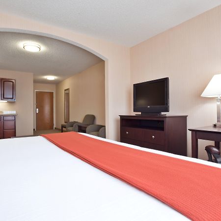 Holiday Inn Express Hotel & Suites Tipp City By Ihg Zewnętrze zdjęcie