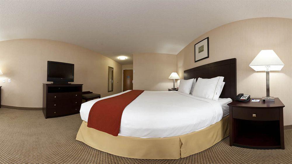 Holiday Inn Express Hotel & Suites Tipp City By Ihg Zewnętrze zdjęcie