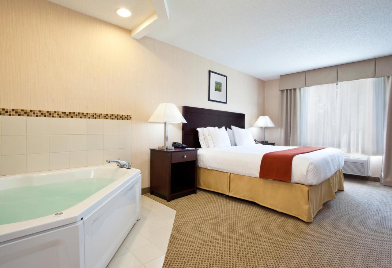 Holiday Inn Express Hotel & Suites Tipp City By Ihg Zewnętrze zdjęcie