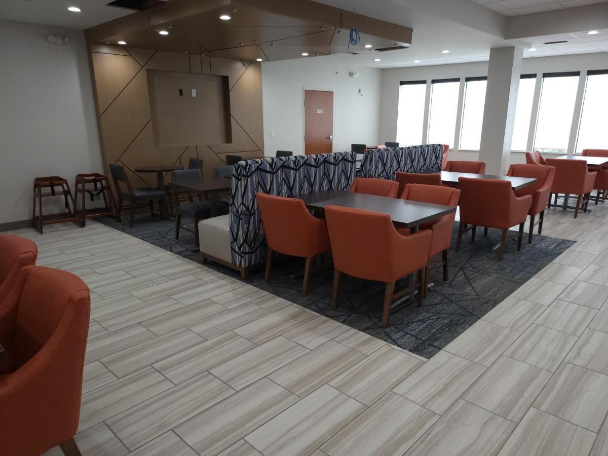 Holiday Inn Express Hotel & Suites Tipp City By Ihg Zewnętrze zdjęcie